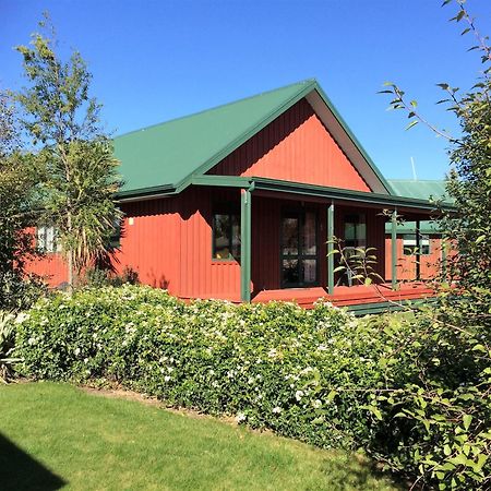 Cedar Chalets And Barkers Lodge Метвен Номер фото