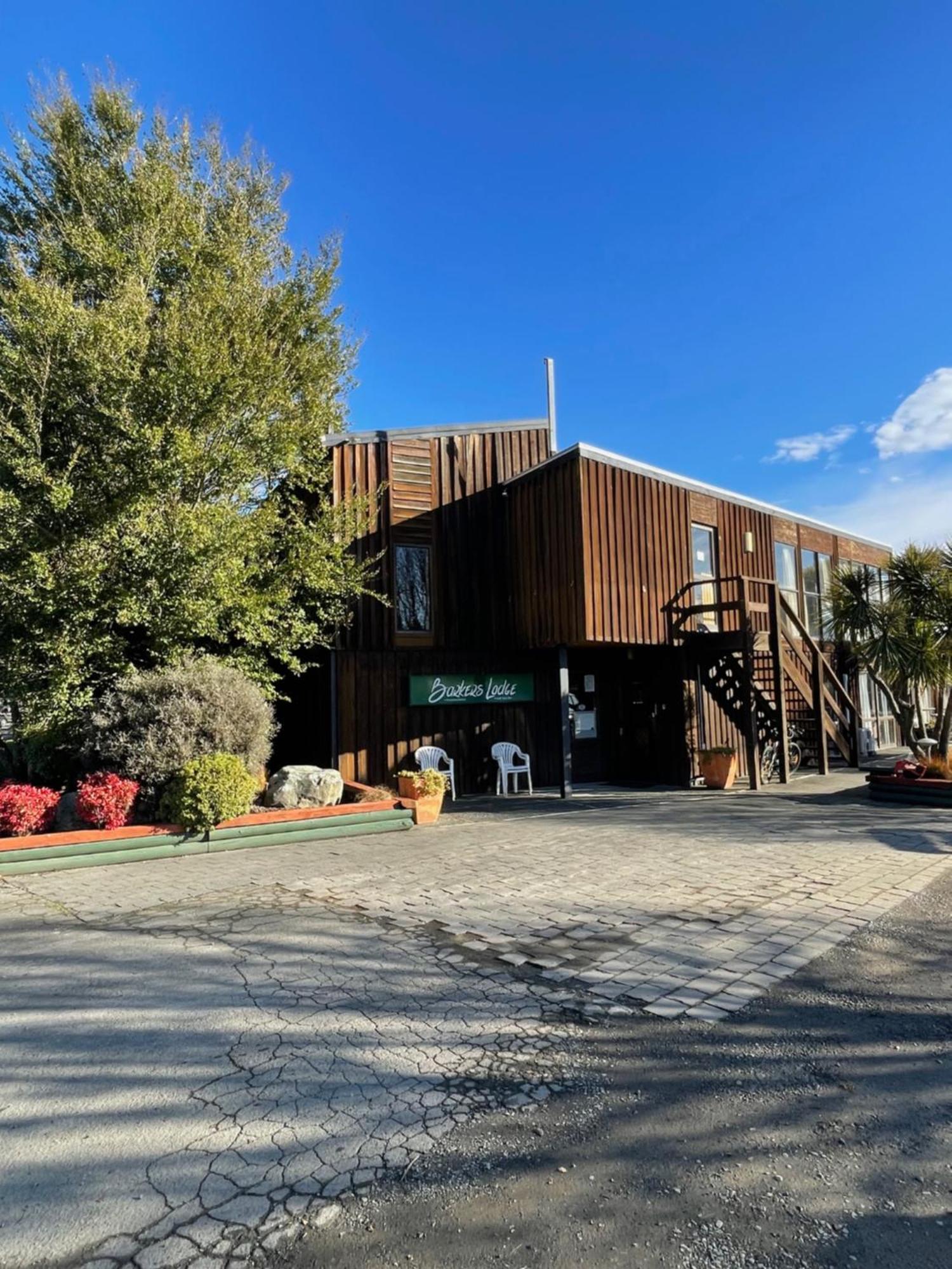 Cedar Chalets And Barkers Lodge Метвен Екстер'єр фото